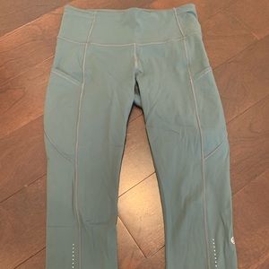 Lululemon Cropped Leggings Size 8